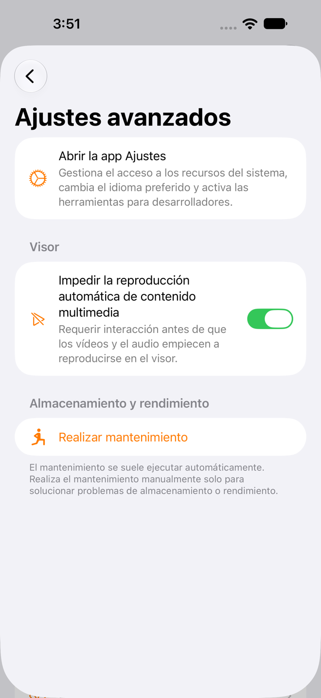 Pantalla de ajustes avanzados con Abrir la app Ajustes, el interruptor Impedir la reproducción automática de contenido multimedia en la sección Visor, los enlaces de Compatibilidad de idiomas y el botón Realizar mantenimiento en Almacenamiento y rendimiento.